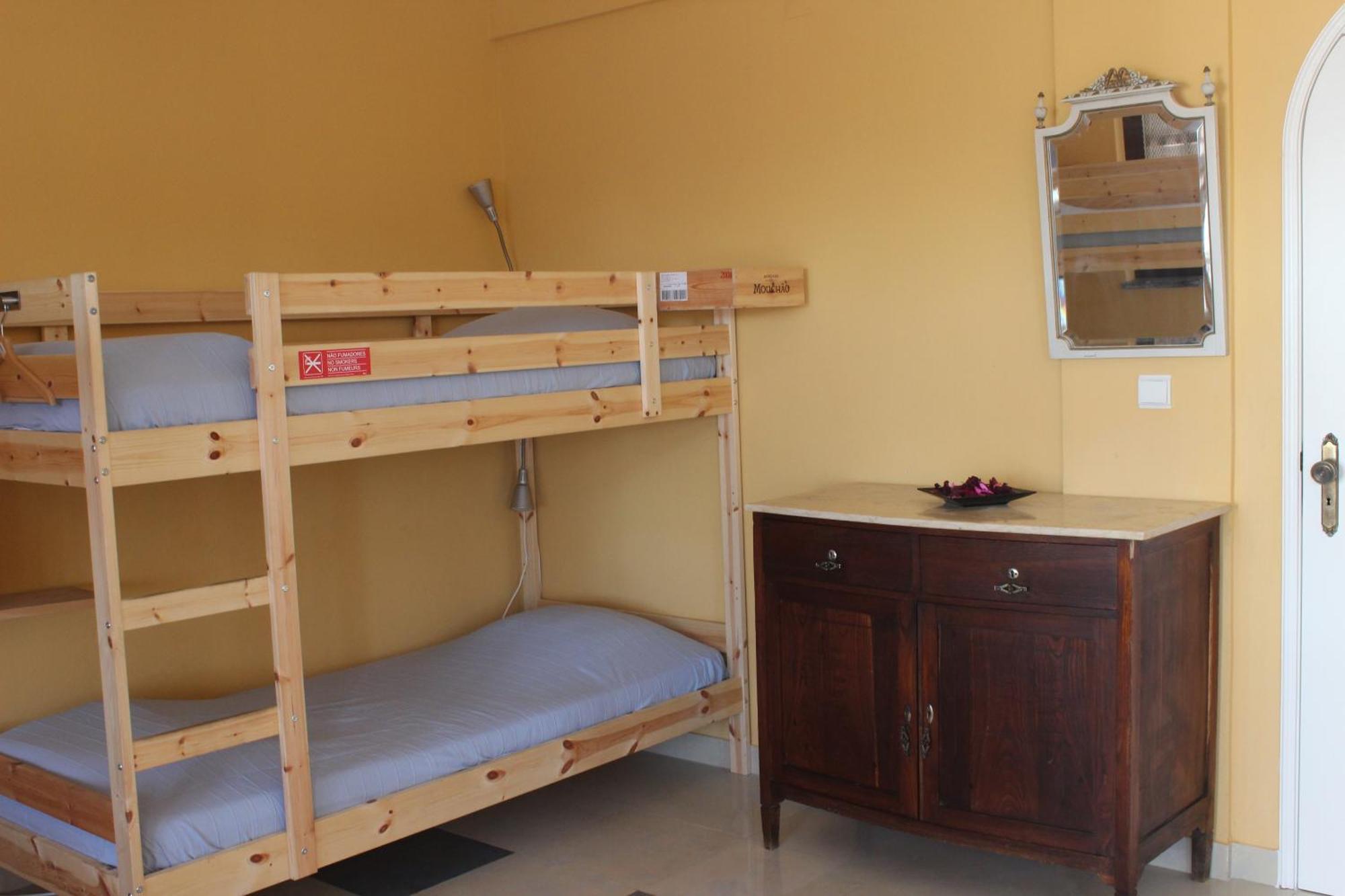 Ericeira Chill Hill Hostel & Private Rooms - Peach Garden Zimmer foto